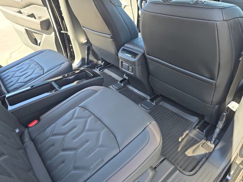 New 2026 Nissan Pathfinder Platinum image 11