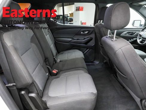 Used 2022 Chevrolet Traverse LT image 23