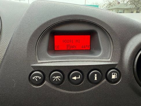 Used 2004 Pontiac Grand Prix GT2 w/ Leather Trim Pkg image 30