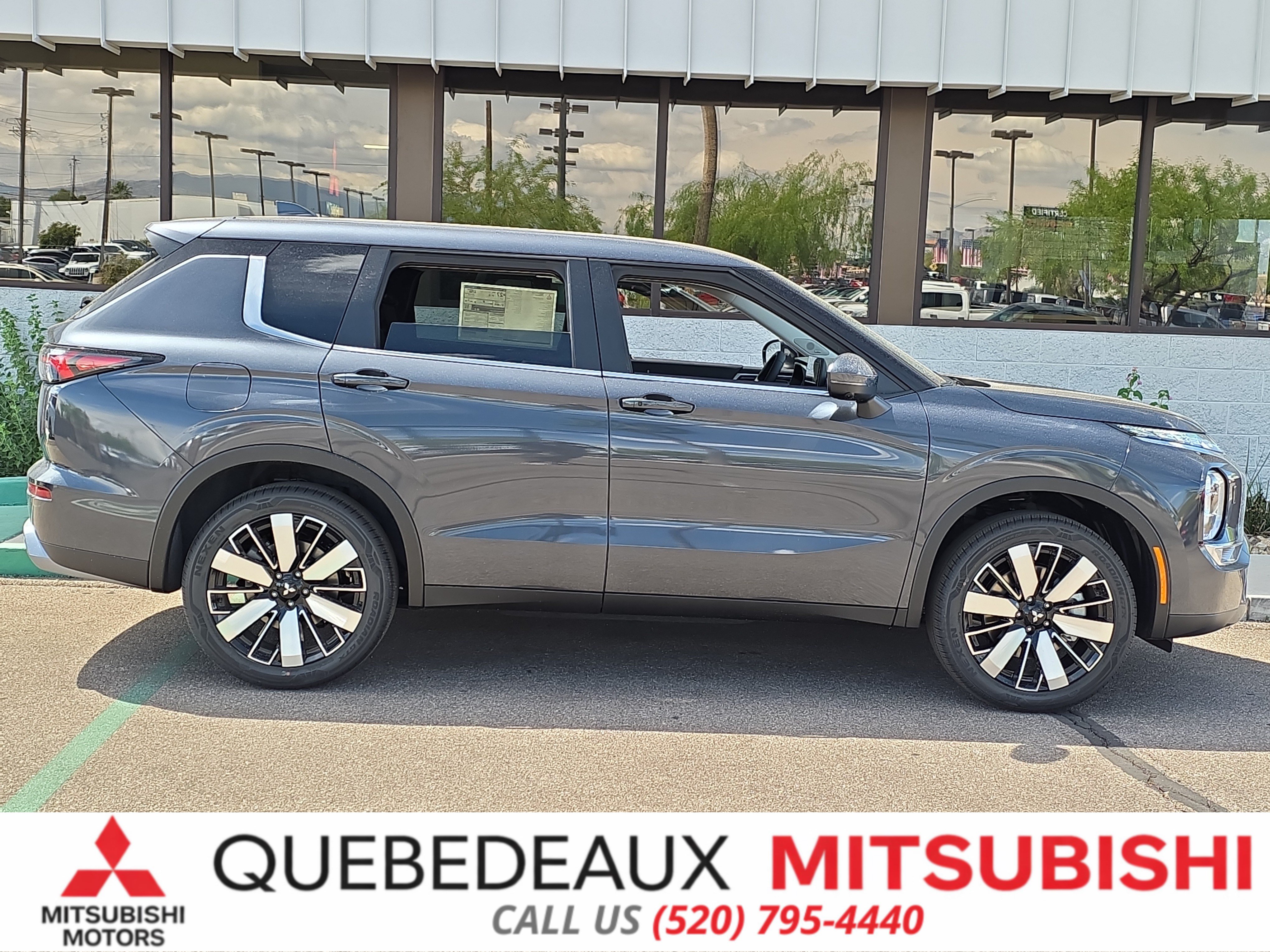 New 2026 Mitsubishi Outlander SE AWD/4WD image 9