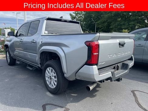 Used 2025 Toyota Tacoma SR5 AWD/4WD image 6