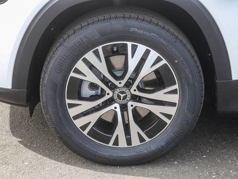 New 2026 Mercedes-Benz GLB 250 4MATIC image 9