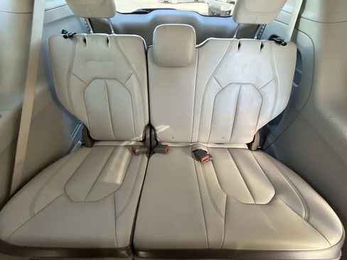 Used 2018 Chrysler Pacifica Touring-L Plus image 13