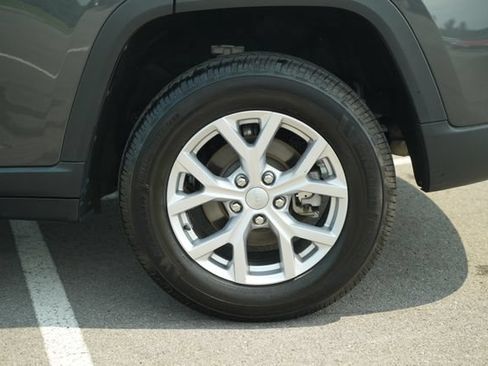 Used 2022 Jeep Grand Cherokee Limited AWD/4WD image 48