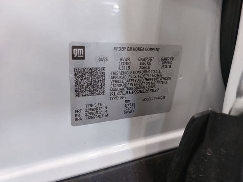 Used 2025 Buick Envista Preferred FWD image 35