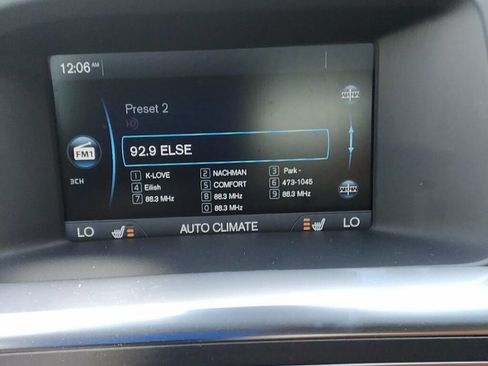 Used 2015 Volvo V60 T5 Platinum image 16