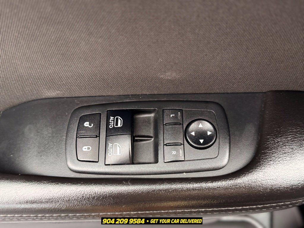 Used 2018 Dodge Challenger R/T w/ Performance Handling Group RWD image 17