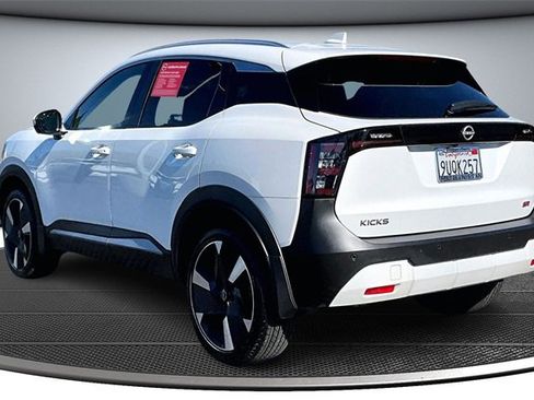 Certified 2025 Nissan Kicks SR image 4