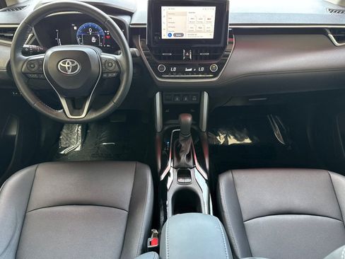 Used 2024 Toyota Corolla Cross XLE w/ Convenience Package FWD image 18