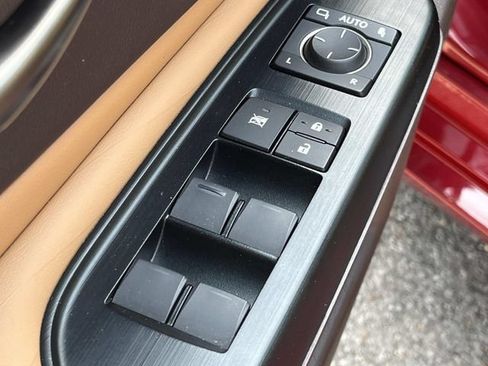 Used 2020 Lexus ES 300h w/ Premium Package FWD image 29