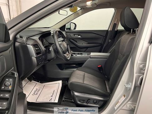 Used 2025 Nissan Rogue SV FWD image 26