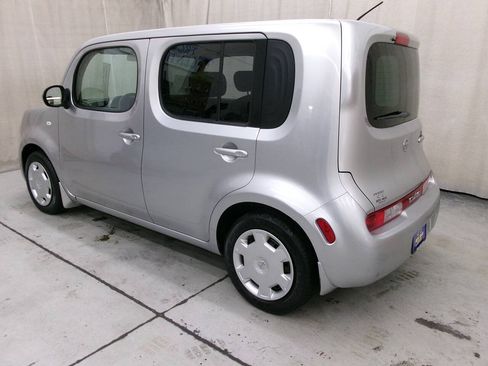 Used 2010 Nissan Cube 1.8 S w/ Interior Illumination Pkg FWD image 6