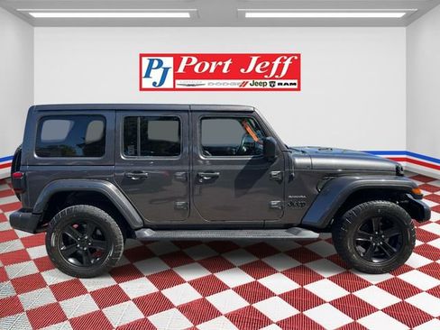 Certified 2021 Jeep Wrangler Unlimited Sahara AWD/4WD image 3