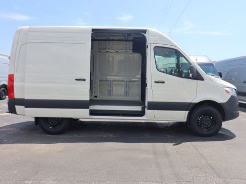 New 2025 Mercedes-Benz Sprinter 2500 image 4