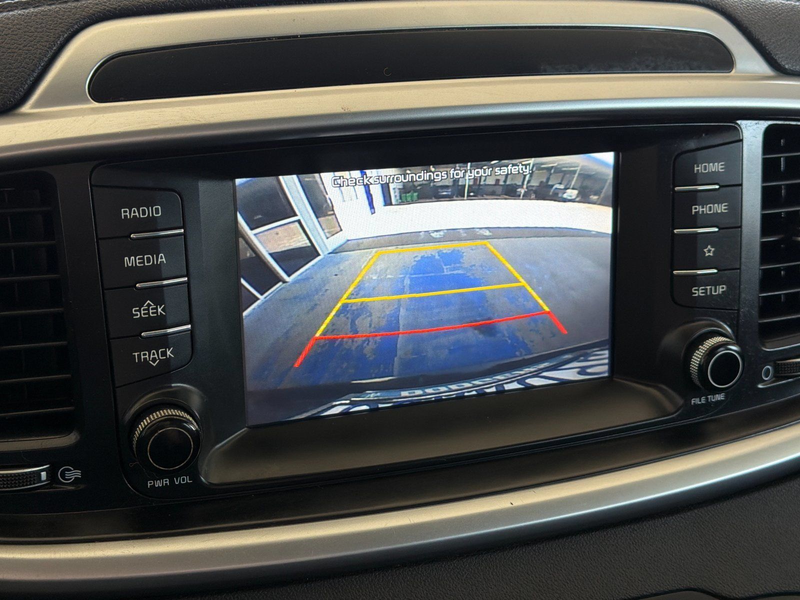 Used 2019 Kia Sorento L FWD image 18