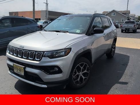 Used 2024 Jeep Compass Limited AWD/4WD image 3
