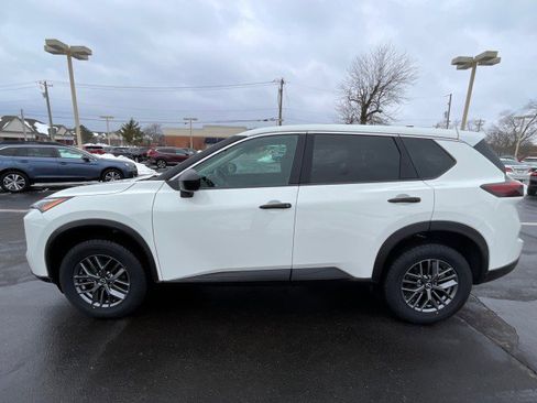 Used 2024 Nissan Rogue S image 4