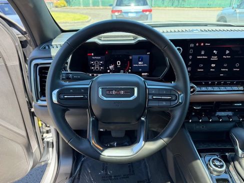 Used 2024 GMC Canyon AT4 w/ Technology Package AWD/4WD image 20