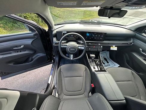 New 2026 Hyundai Tucson SE image 23