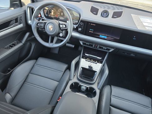 Used 2026 Porsche Cayenne image 34