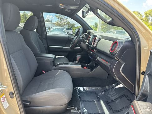 Used 2017 Toyota Tacoma TRD Sport w/ Premium & Technology Package RWD image 25