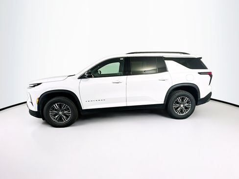 Used 2025 Chevrolet Traverse LT FWD image 4