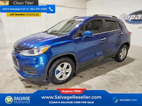 Used 2020 Chevrolet Trax LT w/ LT Convenience Package FWD image 1