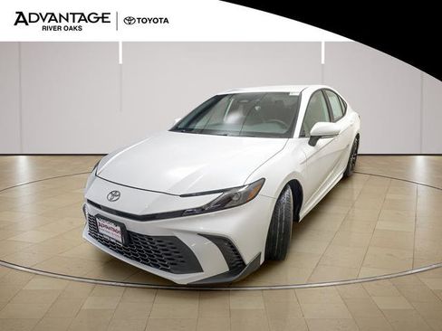 Certified 2025 Toyota Camry SE FWD image 4