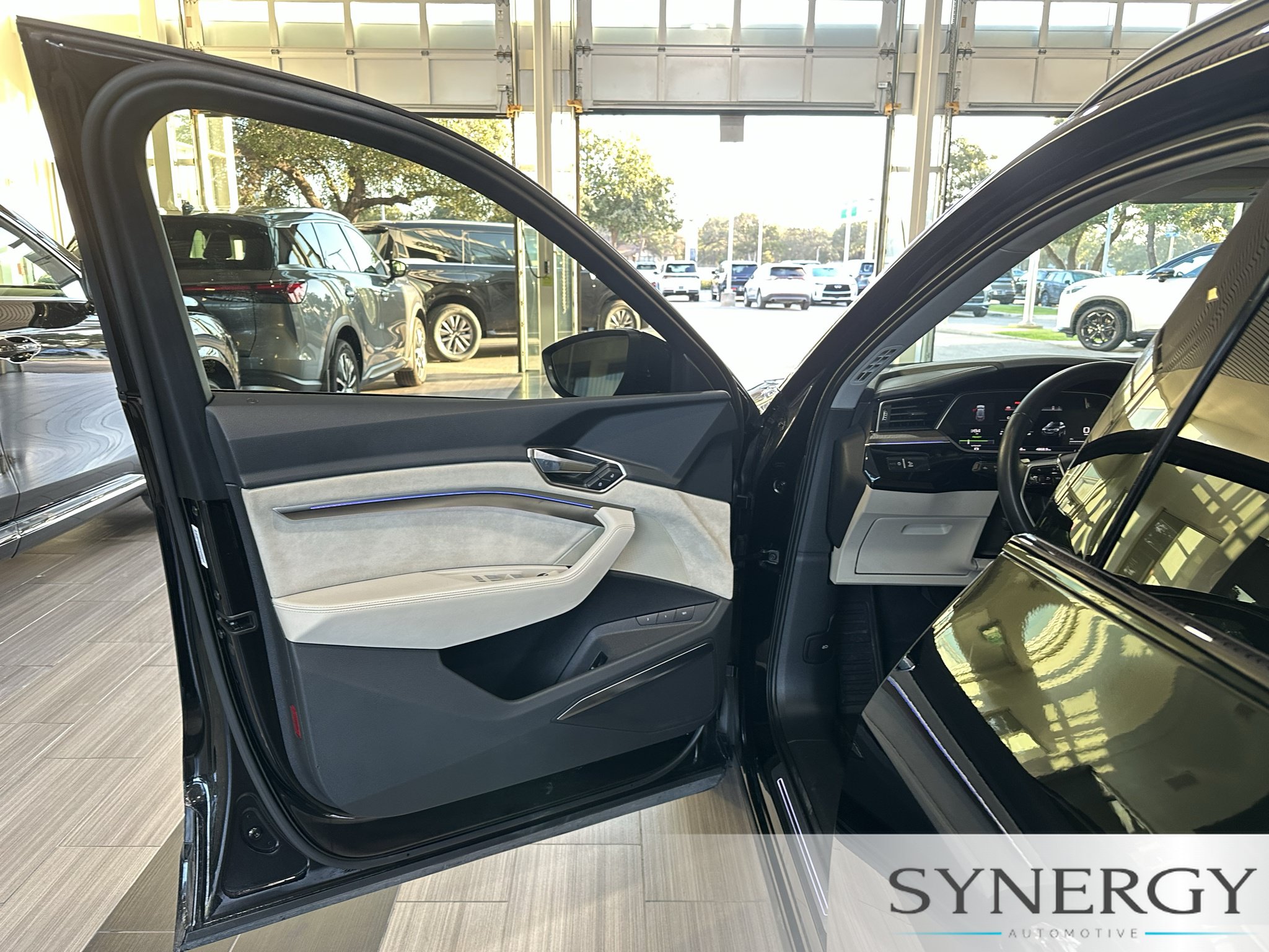 Used 2021 Audi e-tron Prestige w/ Prestige Package AWD/4WD image 23