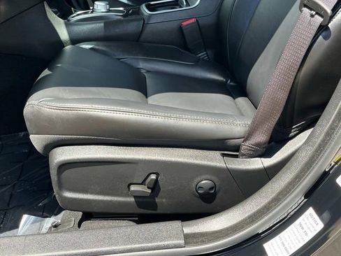 Used 2022 Chrysler 300 Touring L w/ Popular Equipment Group RWD image 27