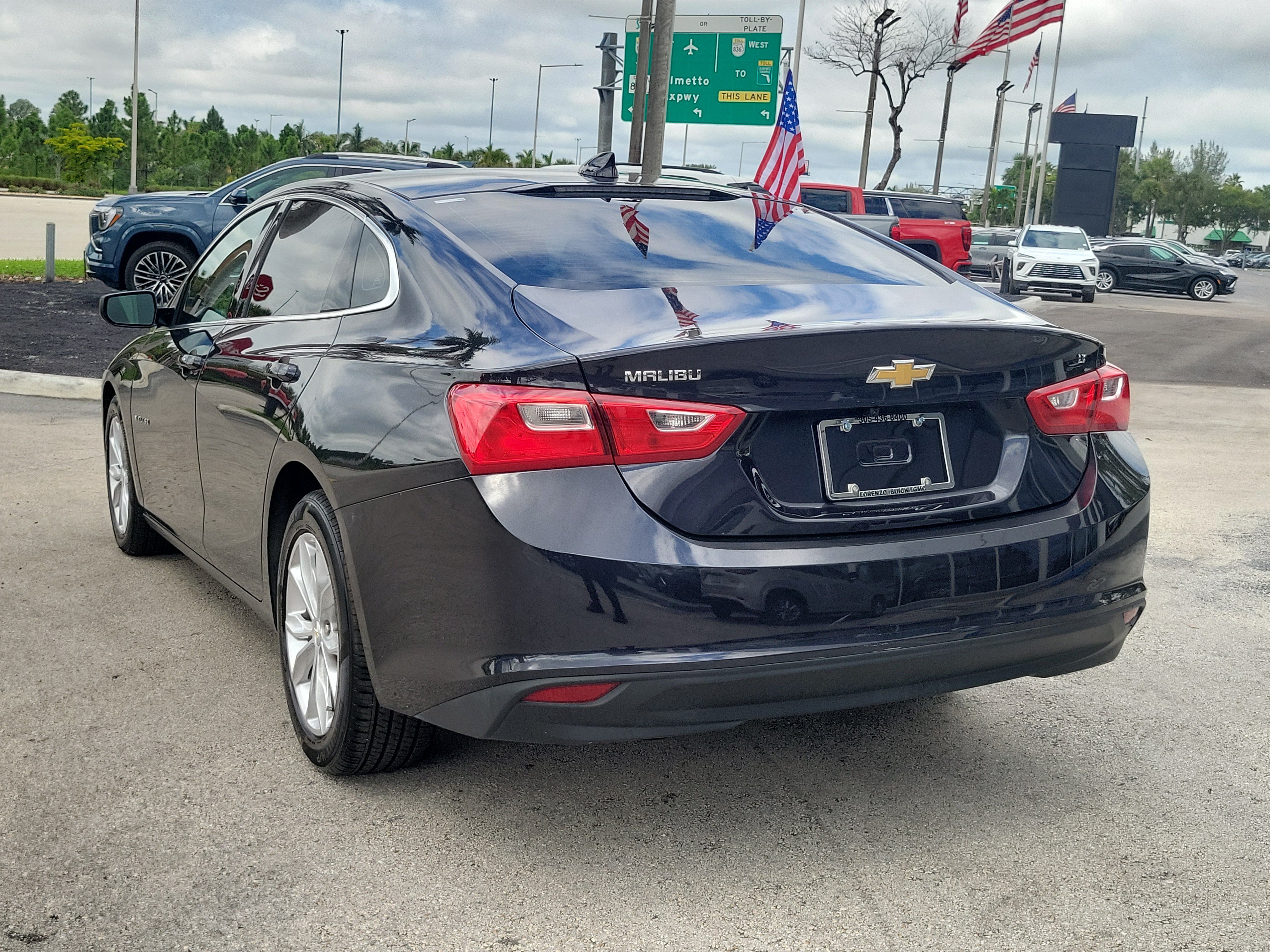 Used 2023 Chevrolet Malibu LT FWD image 7