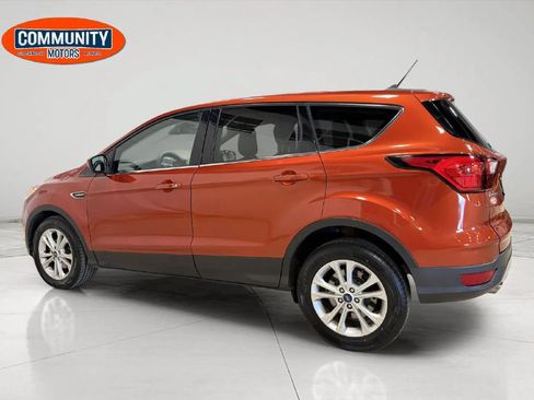 Used 2019 Ford Escape SE FWD image 4