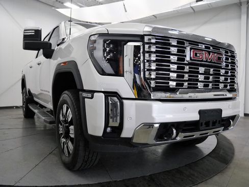 Used 2024 GMC Sierra 2500 Denali w/ Denali Reserve Package AWD/4WD image 41