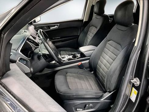 Used 2017 Ford Edge SEL image 18