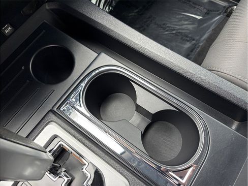 Used 2018 Toyota Tundra SR5 w/ SR5 Upgrade Package image 28