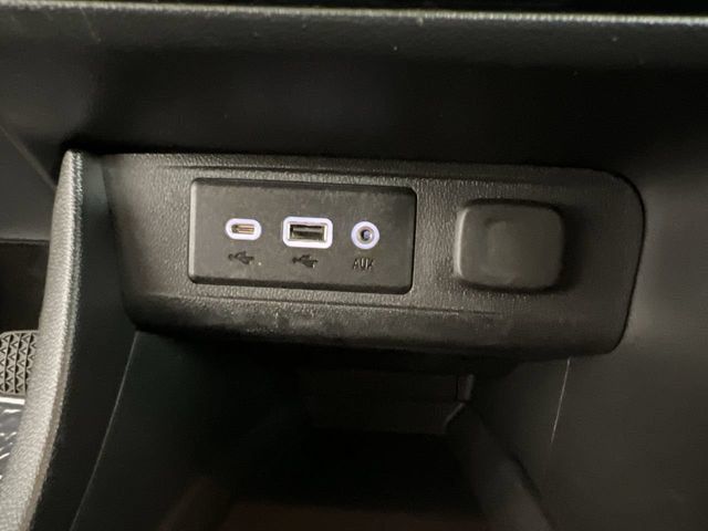 Certified 2023 Buick Encore GX Essence w/ Experience Buick Package FWD image 35