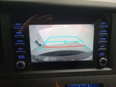 Used 2020 Toyota Sienna L image 23