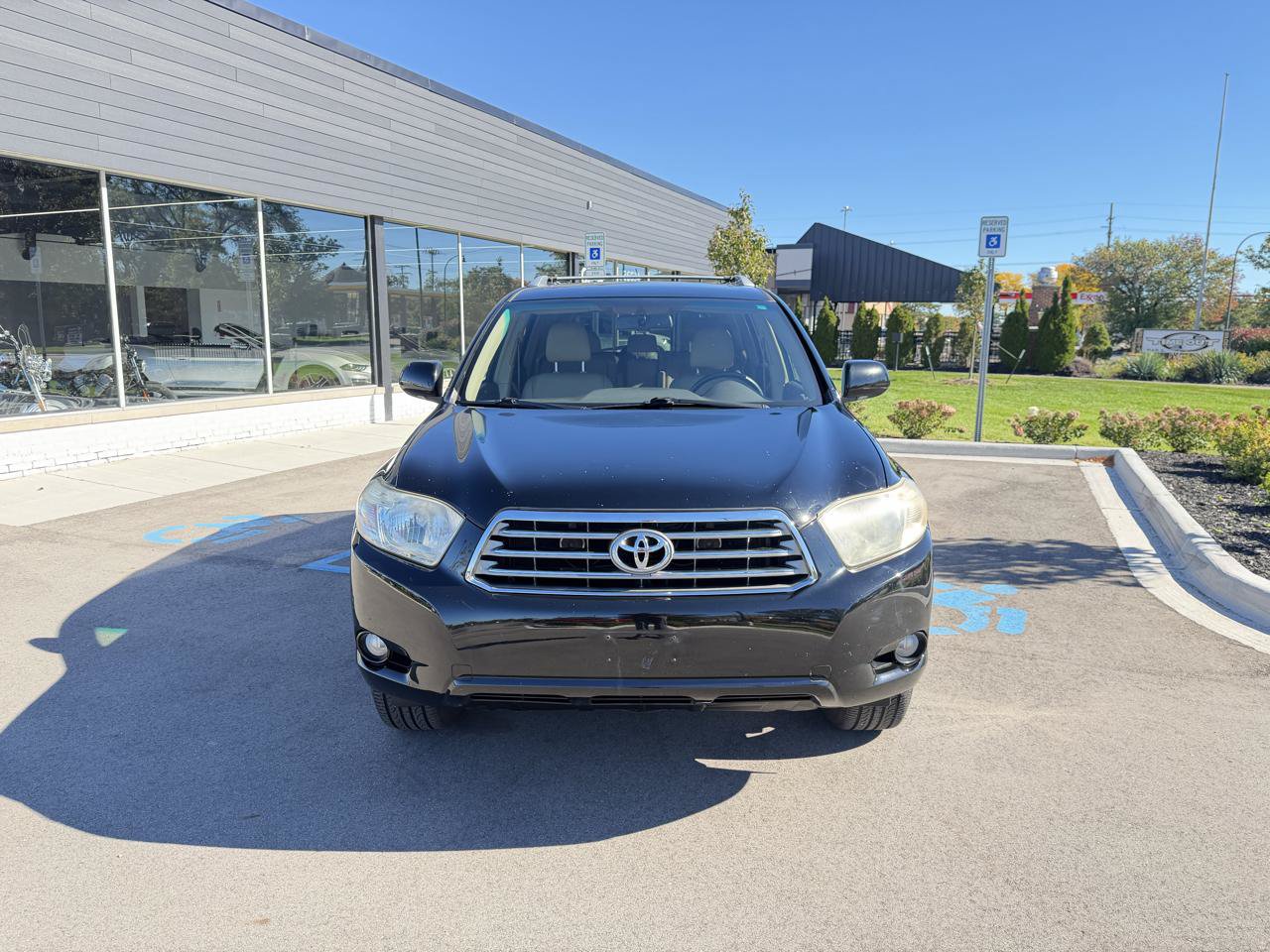 Used 2008 Toyota Highlander Limited w/ Tow Pkg AWD/4WD image 2