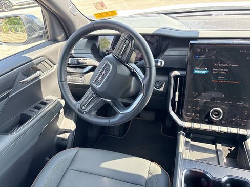 Used 2025 GMC Acadia AT4 AWD/4WD image 13