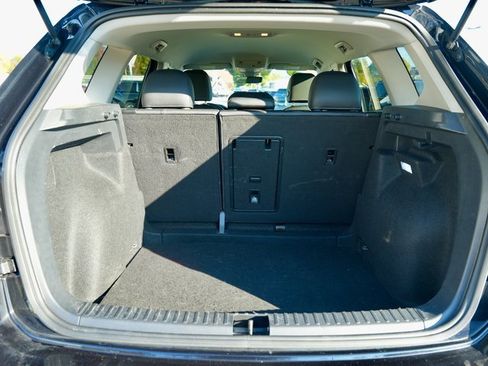 Used 2024 Volkswagen Taos SE image 6