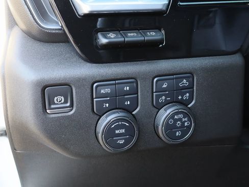 Used 2024 Chevrolet Silverado 2500 High Country w/ High Country Premium Package AWD/4WD image 11