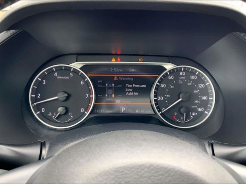 Used 2024 Nissan Sentra SR w/ SR Premium Package image 25