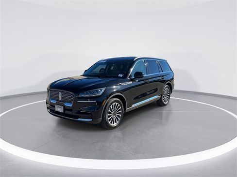Used 2023 Lincoln Aviator Reserve w/ Elements Package Plus image 2