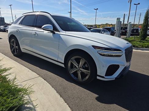 Used 2025 Genesis GV70 3.5T Sport w/ Sport Prestige Package image 3