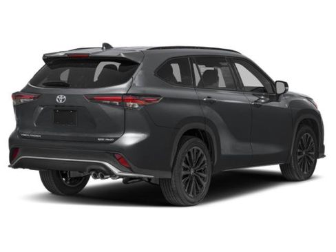 Used 2025 Toyota Highlander XSE AWD/4WD image 2