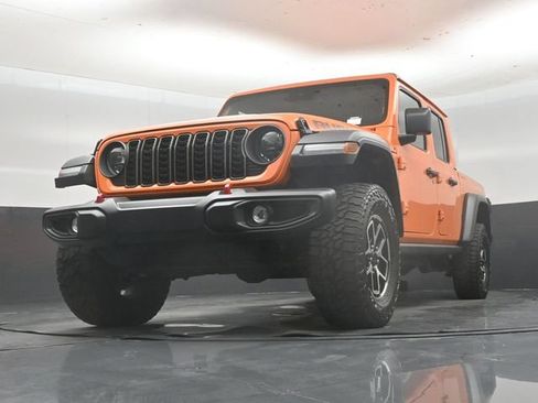 Used 2025 Jeep Gladiator Rubicon w/ Convenience Group AWD/4WD image 49