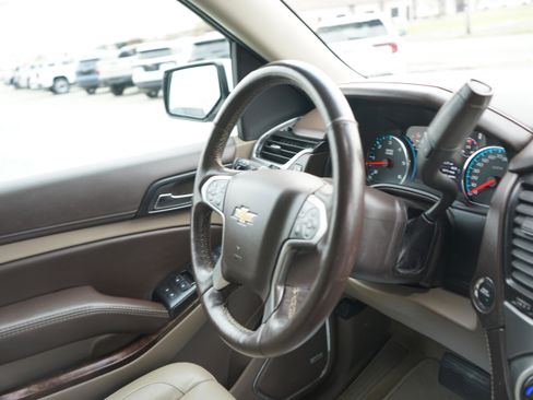 Used 2017 Chevrolet Tahoe LT w/ LT Signature Package image 27