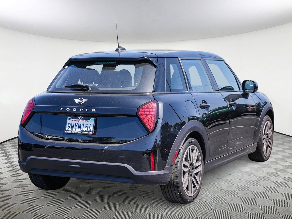 Used 2026 MINI Cooper 4-Door Hardtop FWD image 5