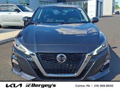 Used 2022 Nissan Altima 2.5 SV FWD image 2