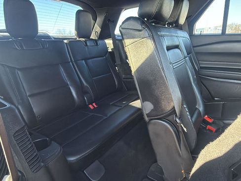 Used 2020 Ford Explorer XLT w/ Equipment Group 202A image 24